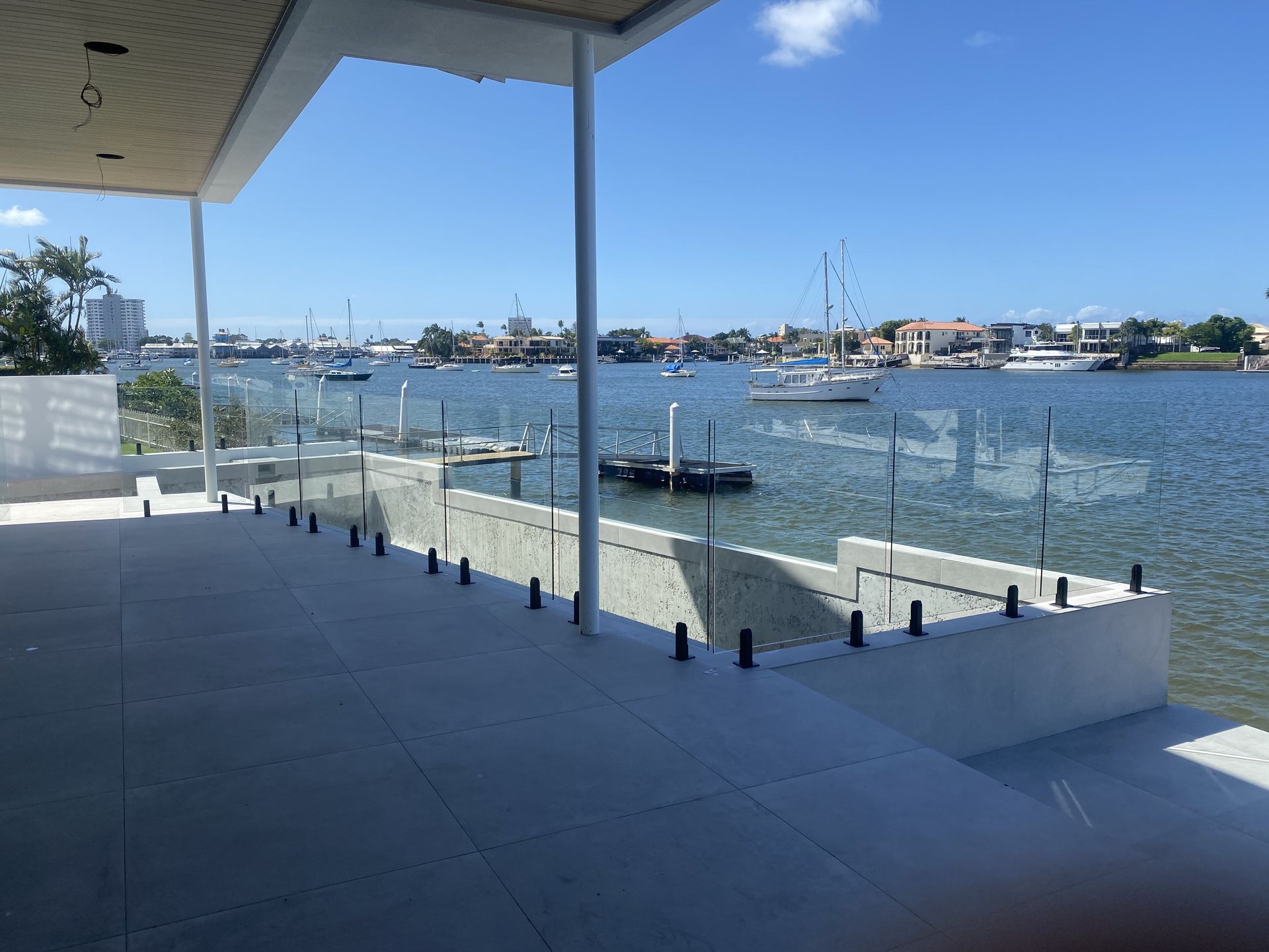 frameless vs semi-frameless pool fencing