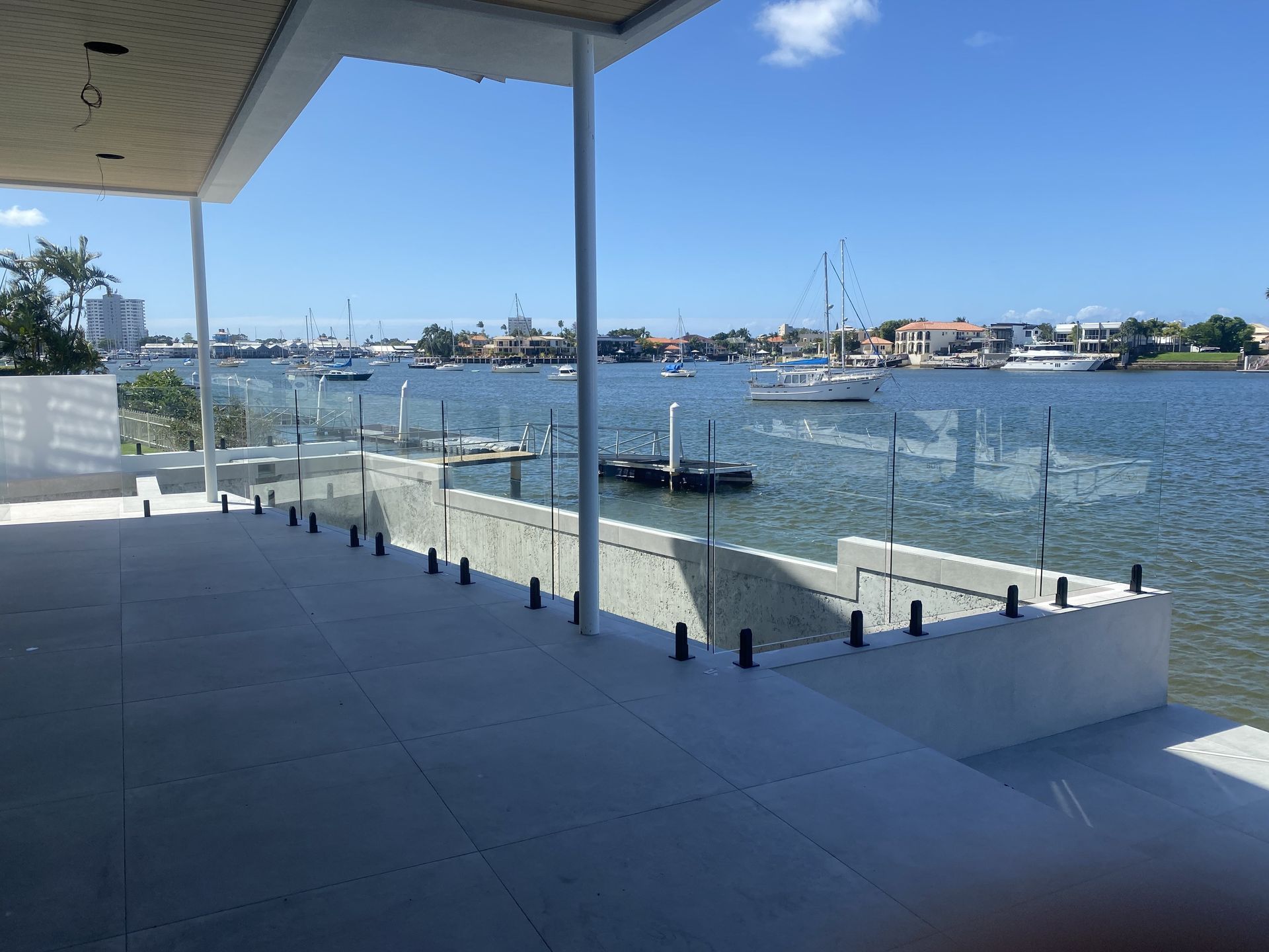 frameless vs semi-frameless pool fencing