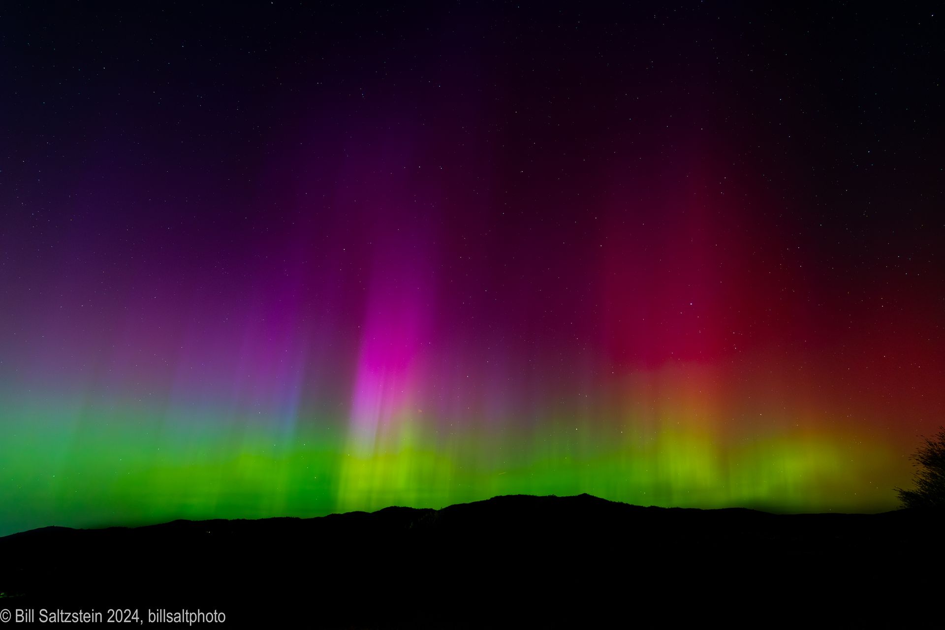 Bill Saltzstein's Aurora Borealis photography