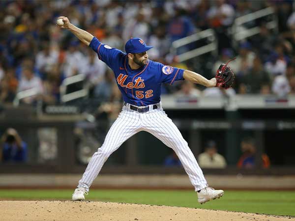 Jake Reed pitching
