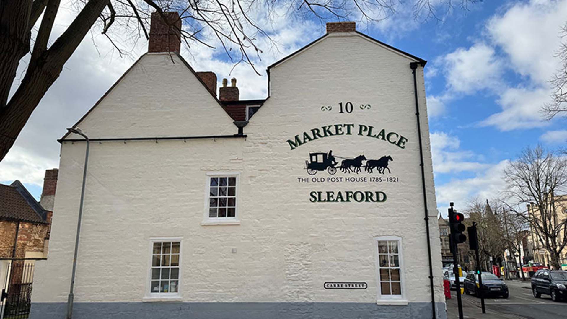 picture of hand painted mural at 10 market place, sleaford, the old post house