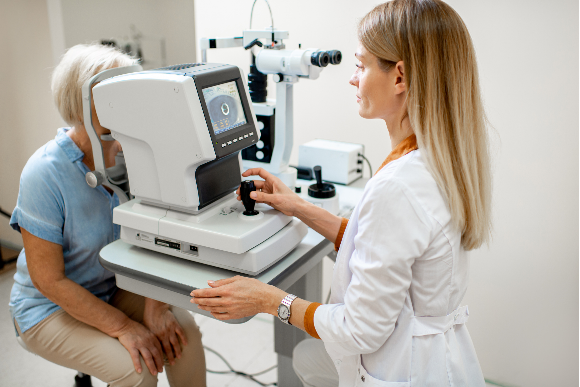 By leveraging the best ophthalmology software in the market, an ophthalmologist provides exceptional eye care.