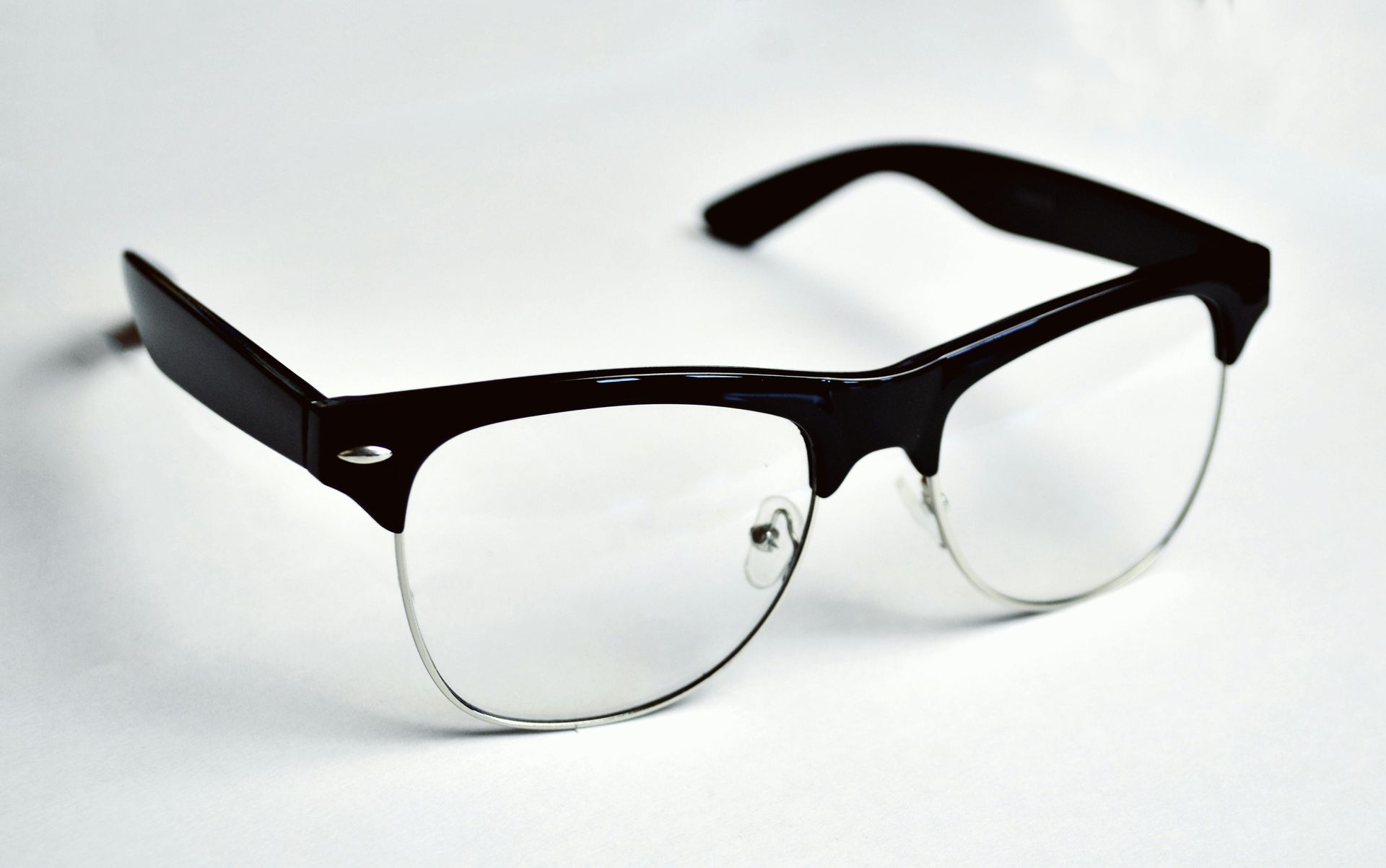 MEGAOPTICA 20/20
