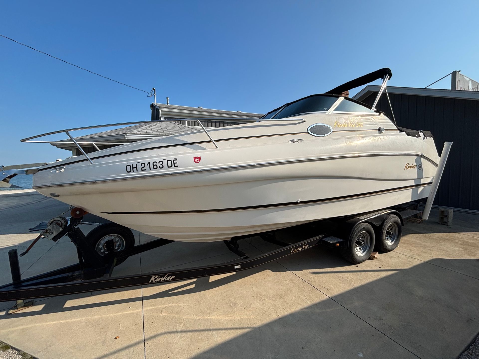 2001 Rinker Fiesta Vee 242