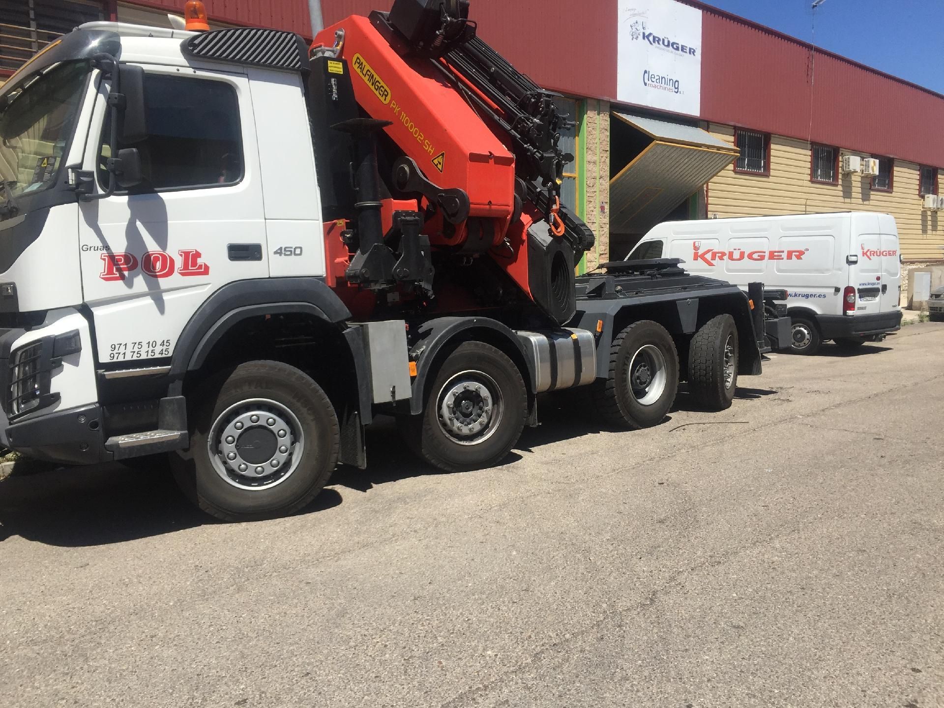 camion 8x4 tridireccional