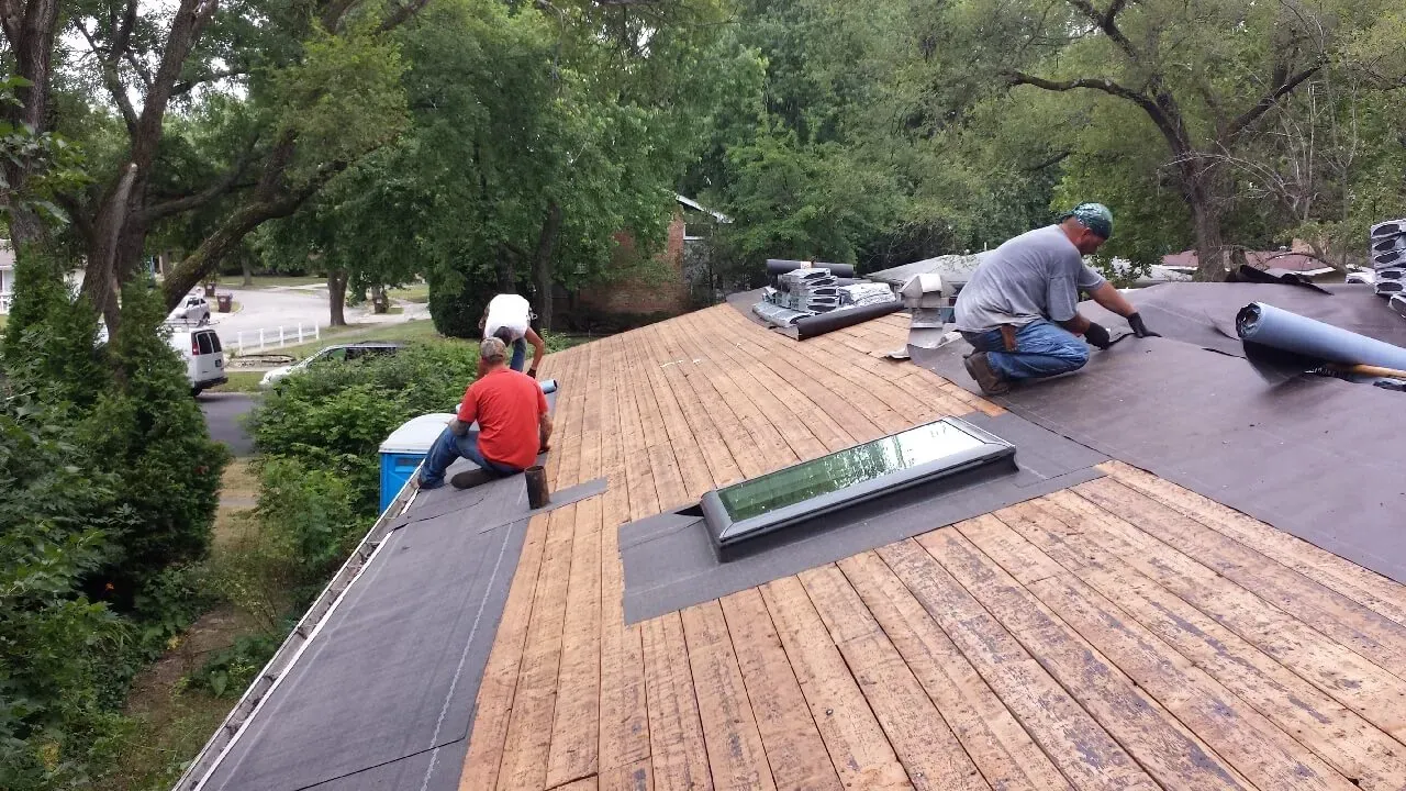 Roof installation service in Chicago, IL