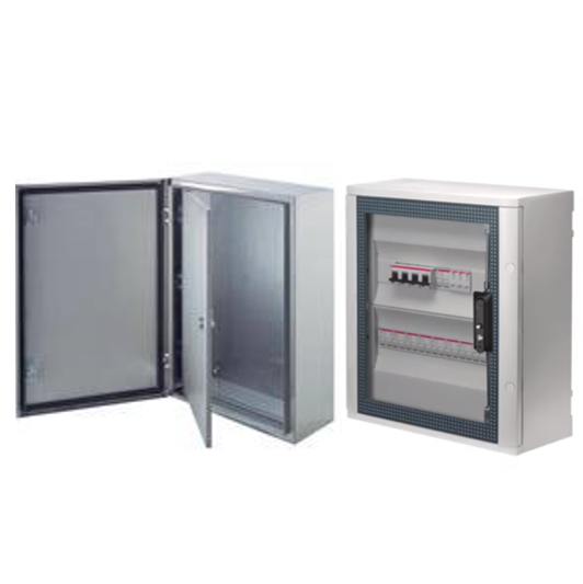 Una caja de metal con una puerta de vidrio y una caja de metal con una puerta de vidrio.