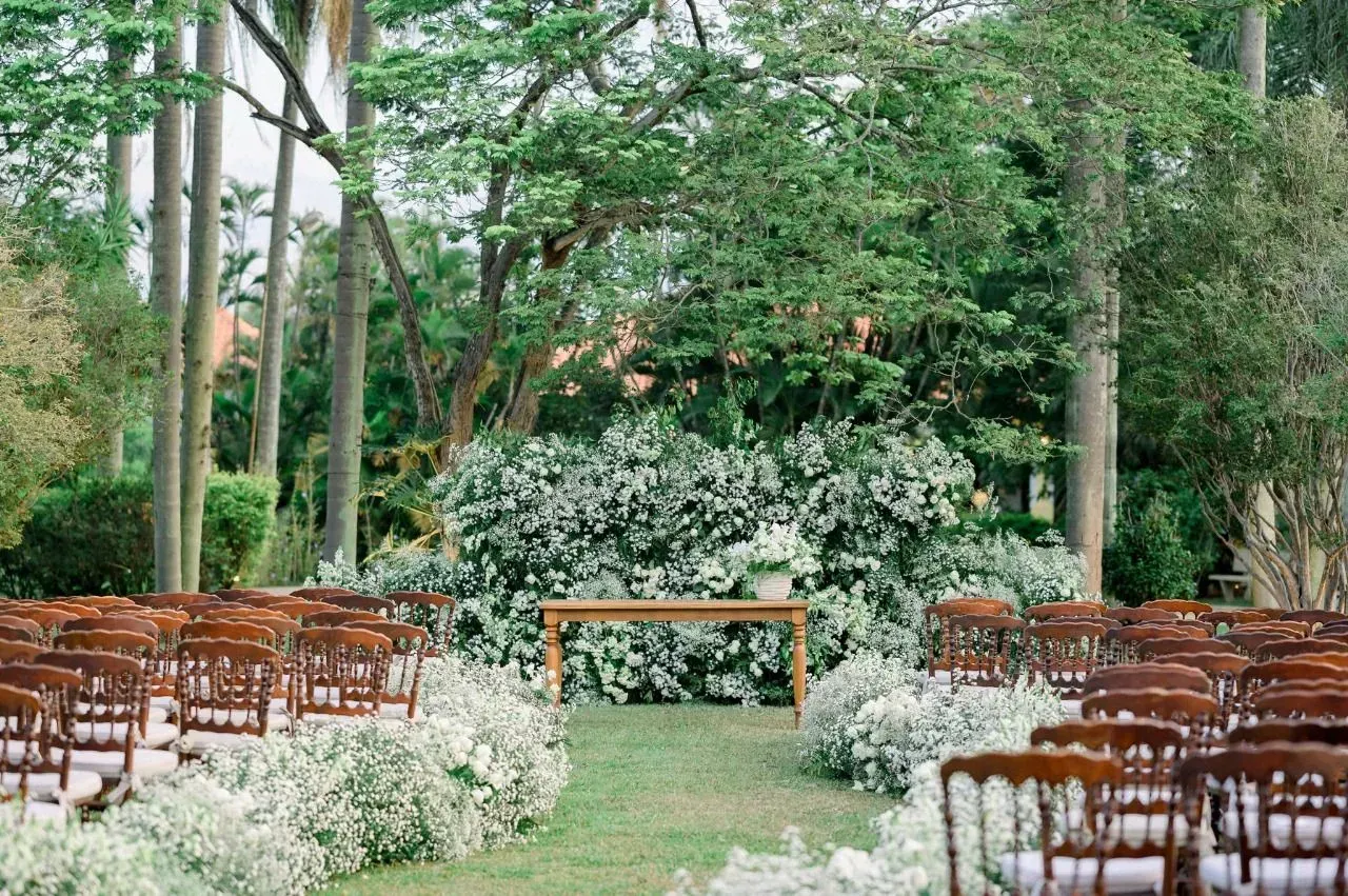 Casamento no campo em São Paulo com cerimônia ao ar livre em meio à natureza na Fazenda Capela do Bosque