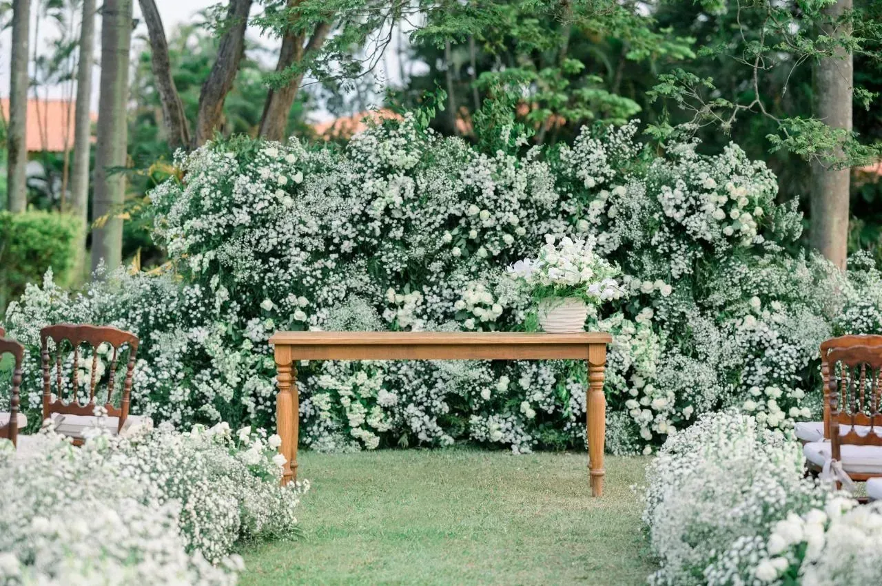 Jardim para casamento ao ar livre na Fazenda Capela do Bosque com paisagem natural no interior de São Paulo