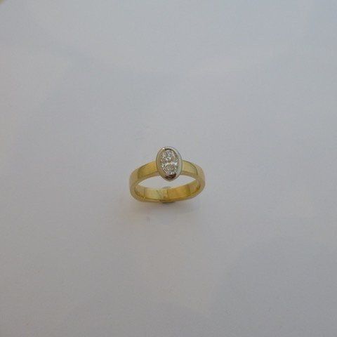 Mason-Carter-Jewellers-oval-solitaire