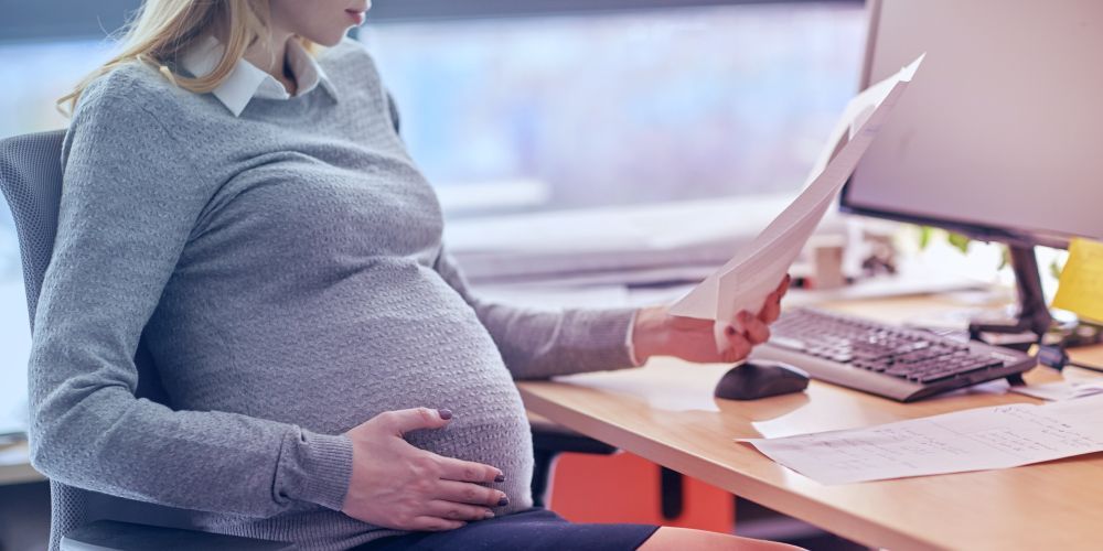 Licenciement d’une salariée enceinte pendant la période d’essai alors que l’employeur avait connaissance de la grossesse : à
