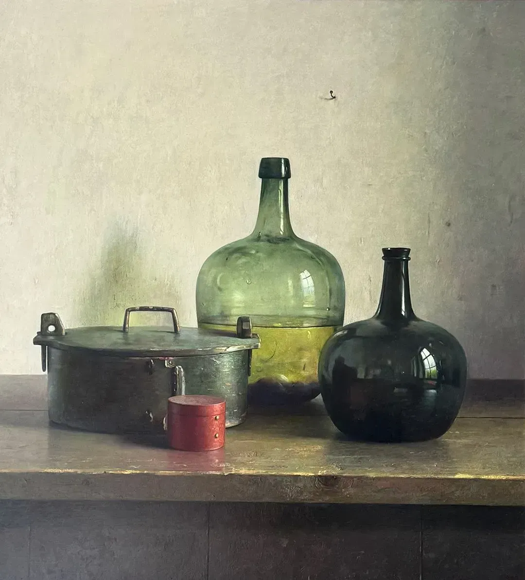 Henk Helmantel 1990 Butte met twee flessen en rood doosje