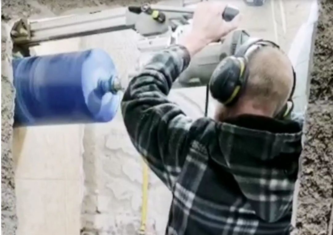 Betonboorder kruipruimte ventilatie en grote gaten boren