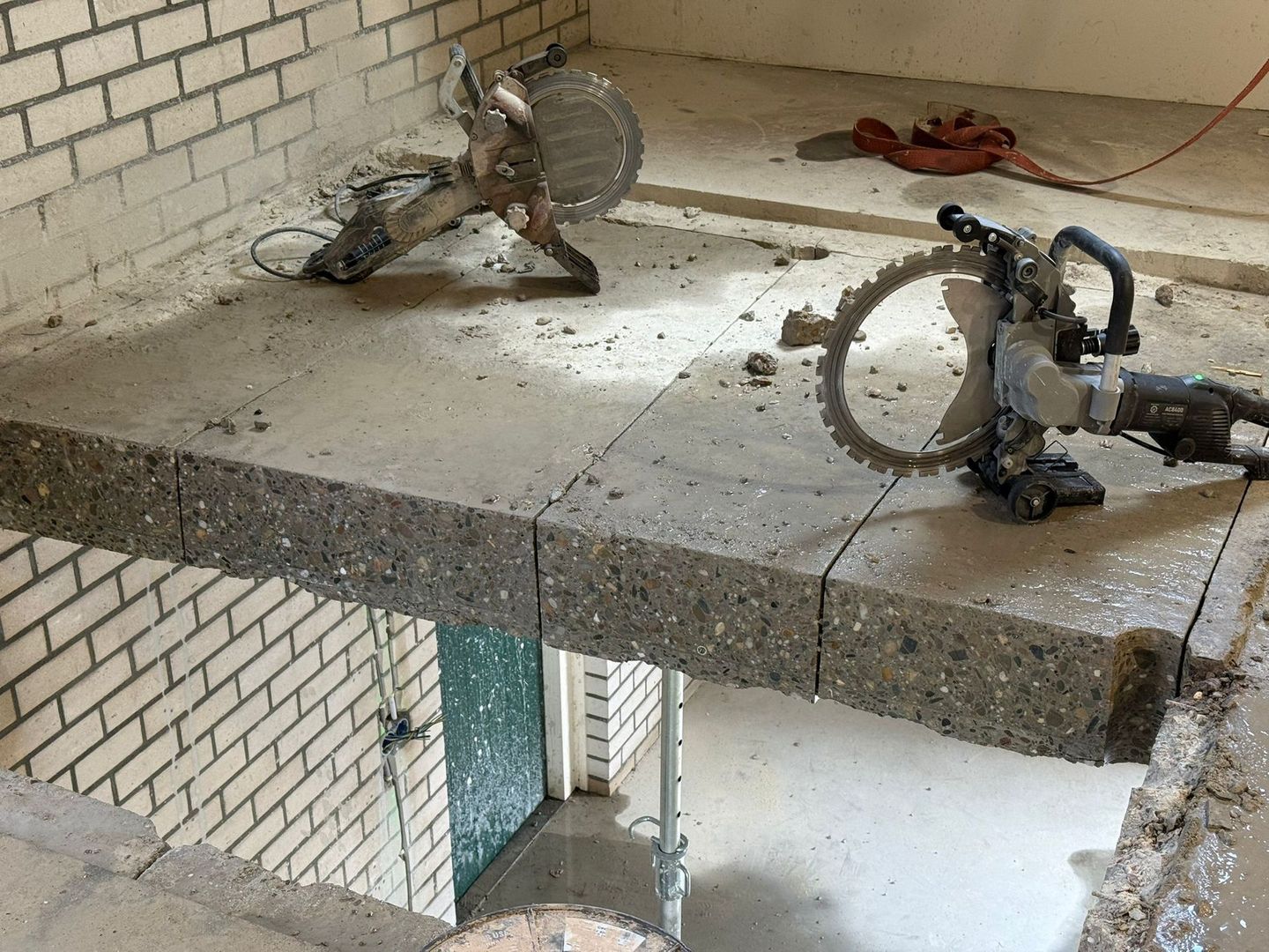 Betonzagen, Deuropening zagen muur,vloer zagen