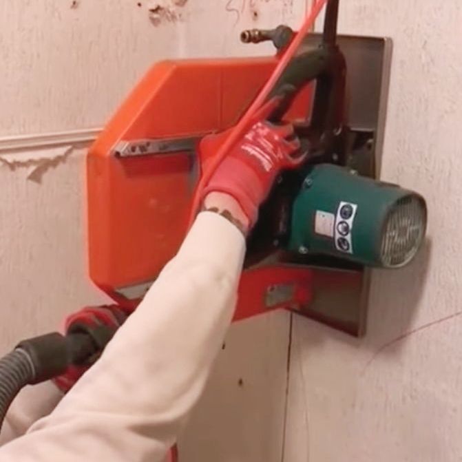 Muurzagen voor deuropening sparing kozijn 