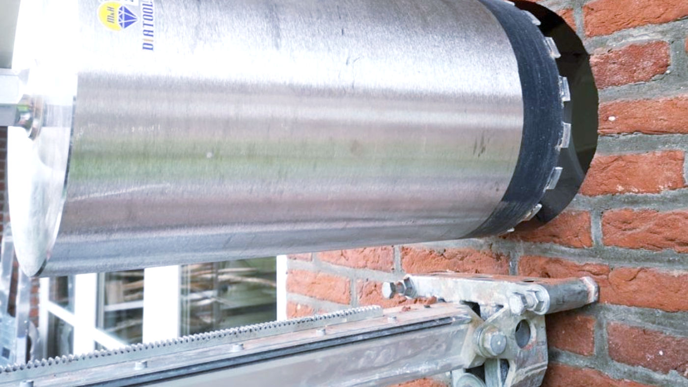 boorstatief met diamantboor ventilatie gat