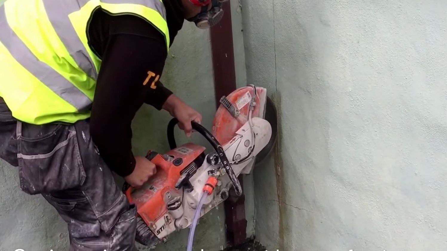 Muur zagen van sparing en sleuf voor deuropening