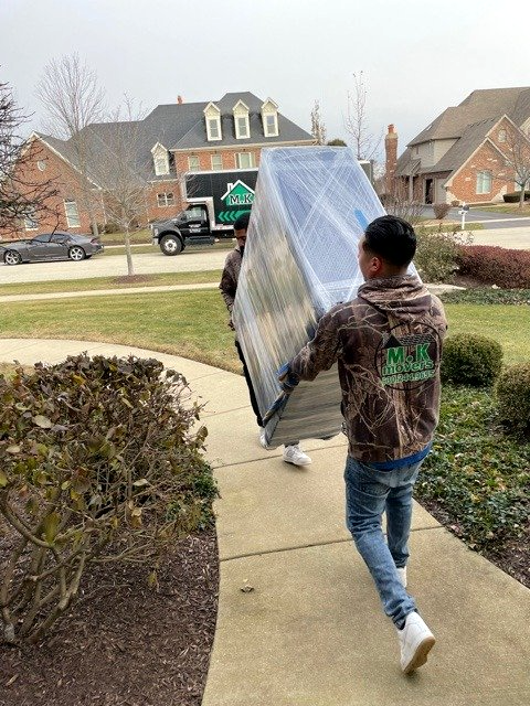 Professional movers working in Aurora, IL Professional movers working in Aurora, IL