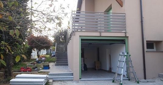 parapetto moderno