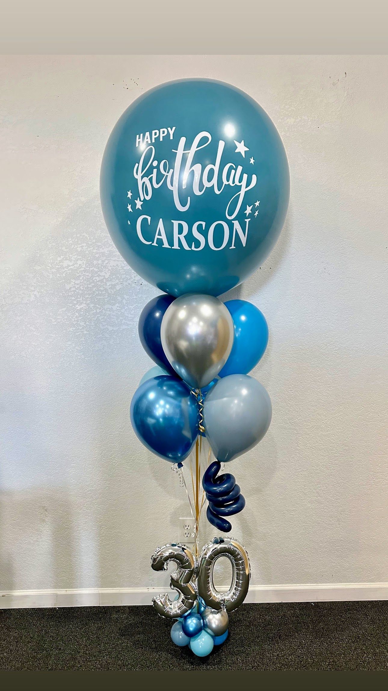 Fancy jumbo balloon bouquet with elegant color palette and personalized jumbo balloon