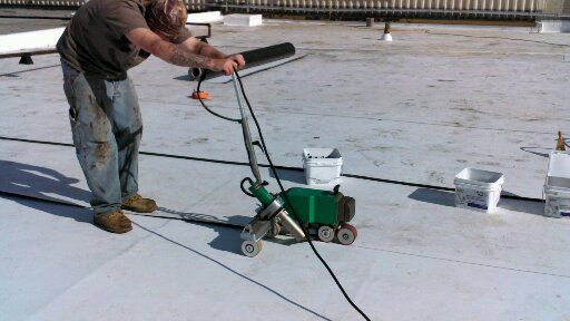 TPO seams being installed