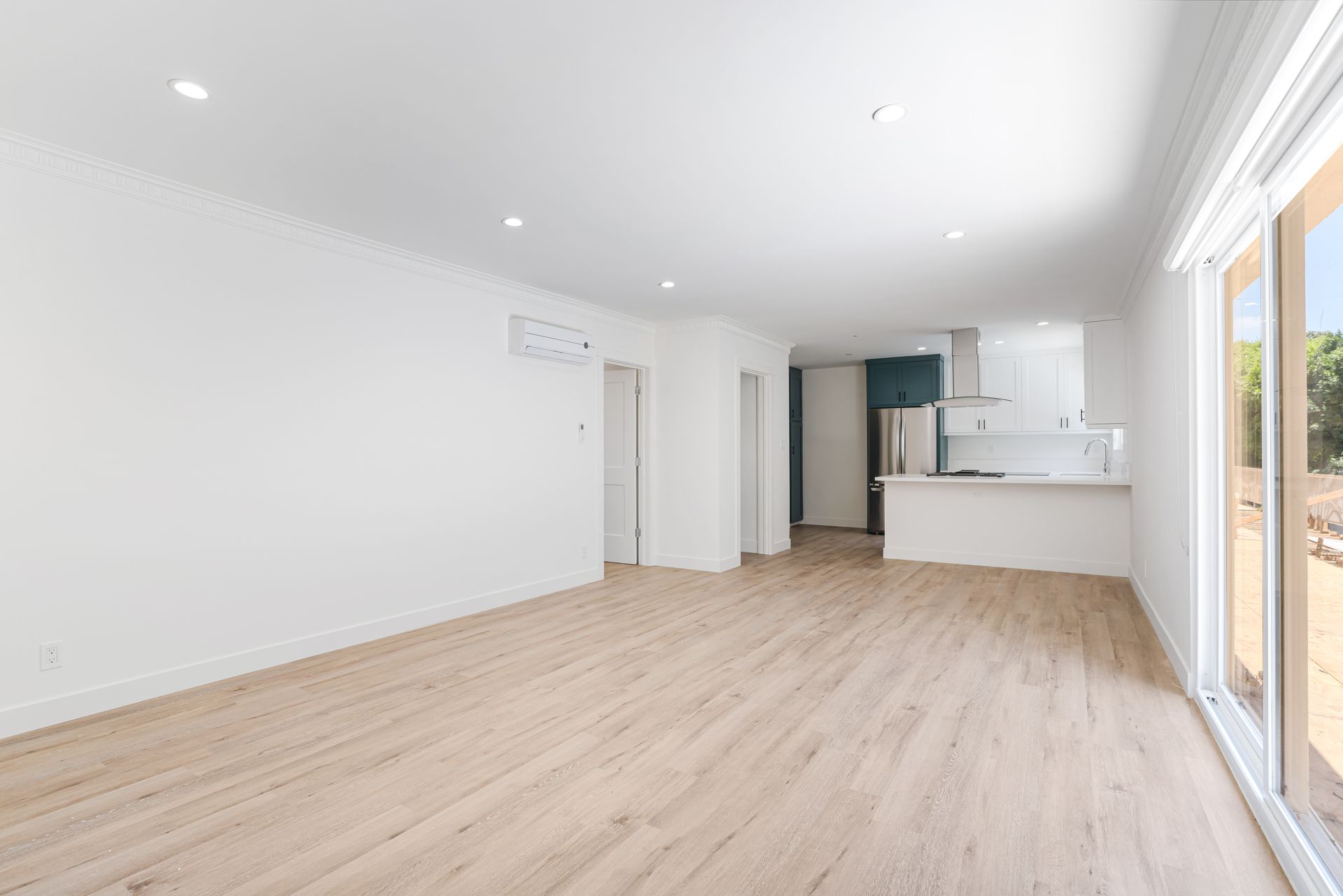 West LA Apartments for Rent. Near the 405 with Access to UCLA