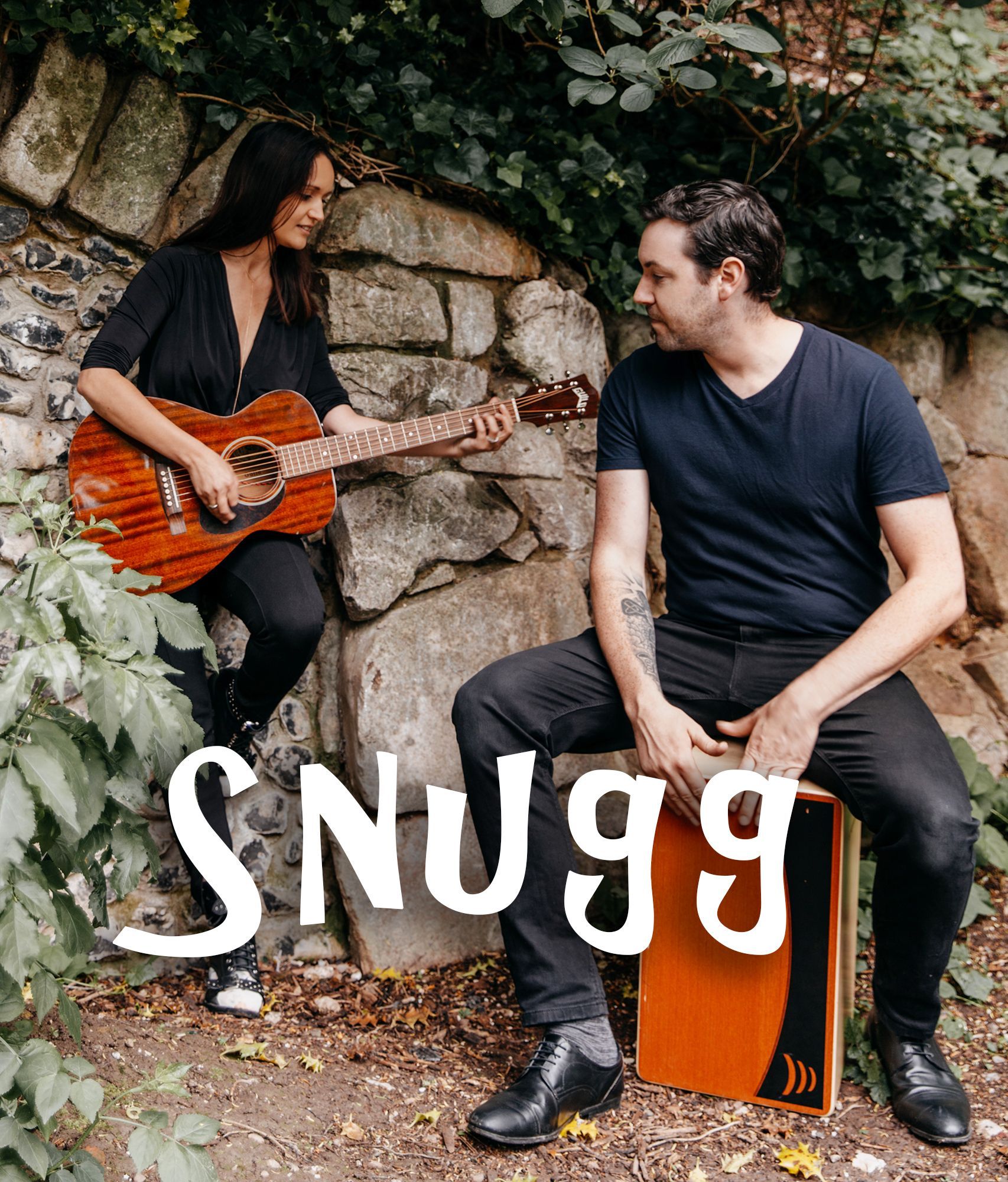 Snugg duo playing at The Flowing Spring