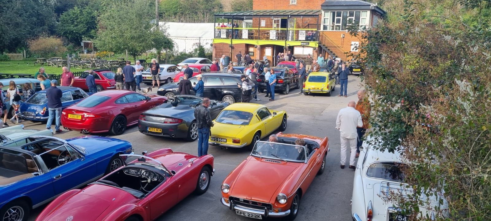 Classic Cars & Bikes at The Flowing Spring