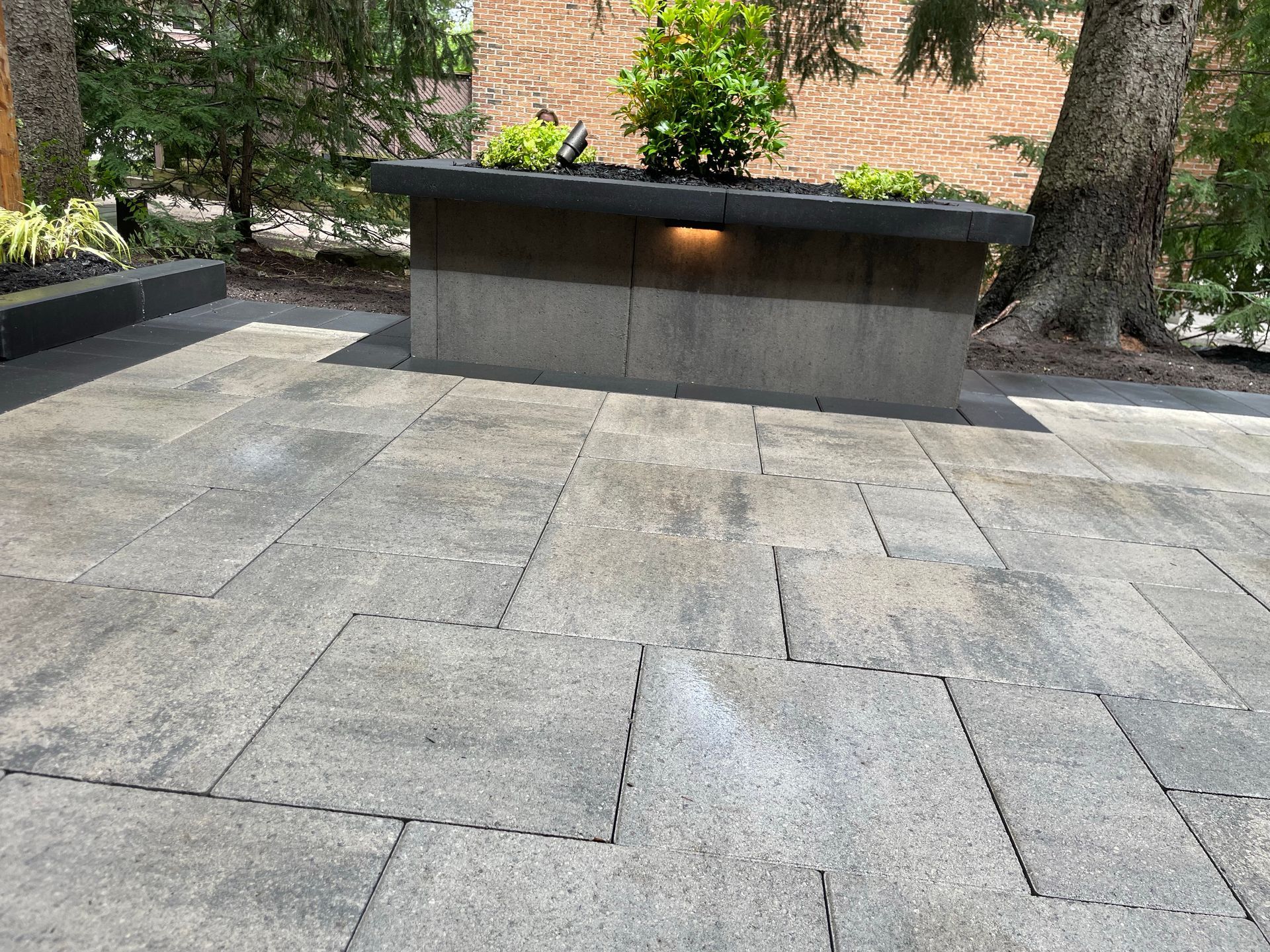 Professional builders specializing in custom outdoor spaces Hamilton.