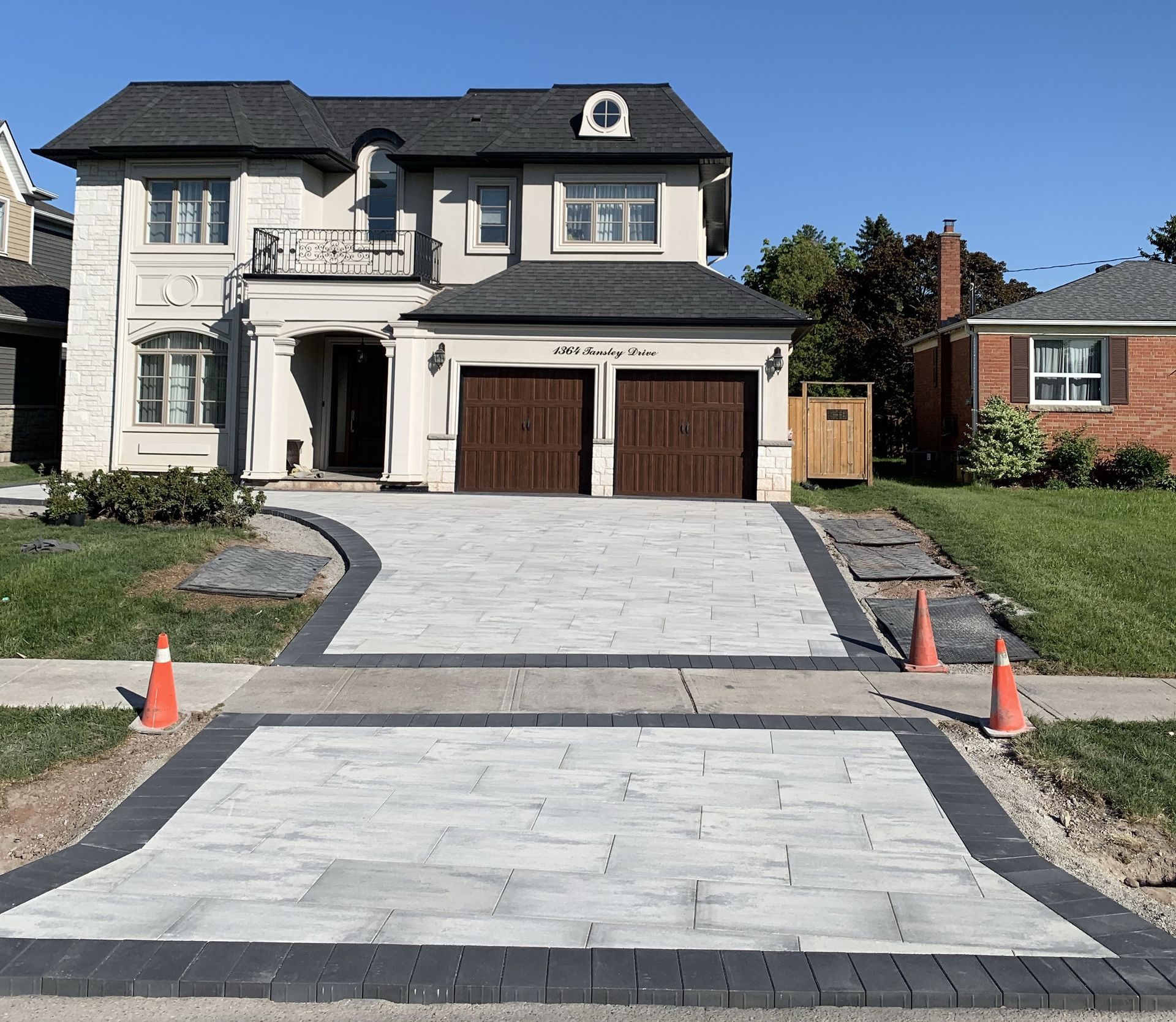 custom stone gathering area by stone masonry contractor Hamilton
