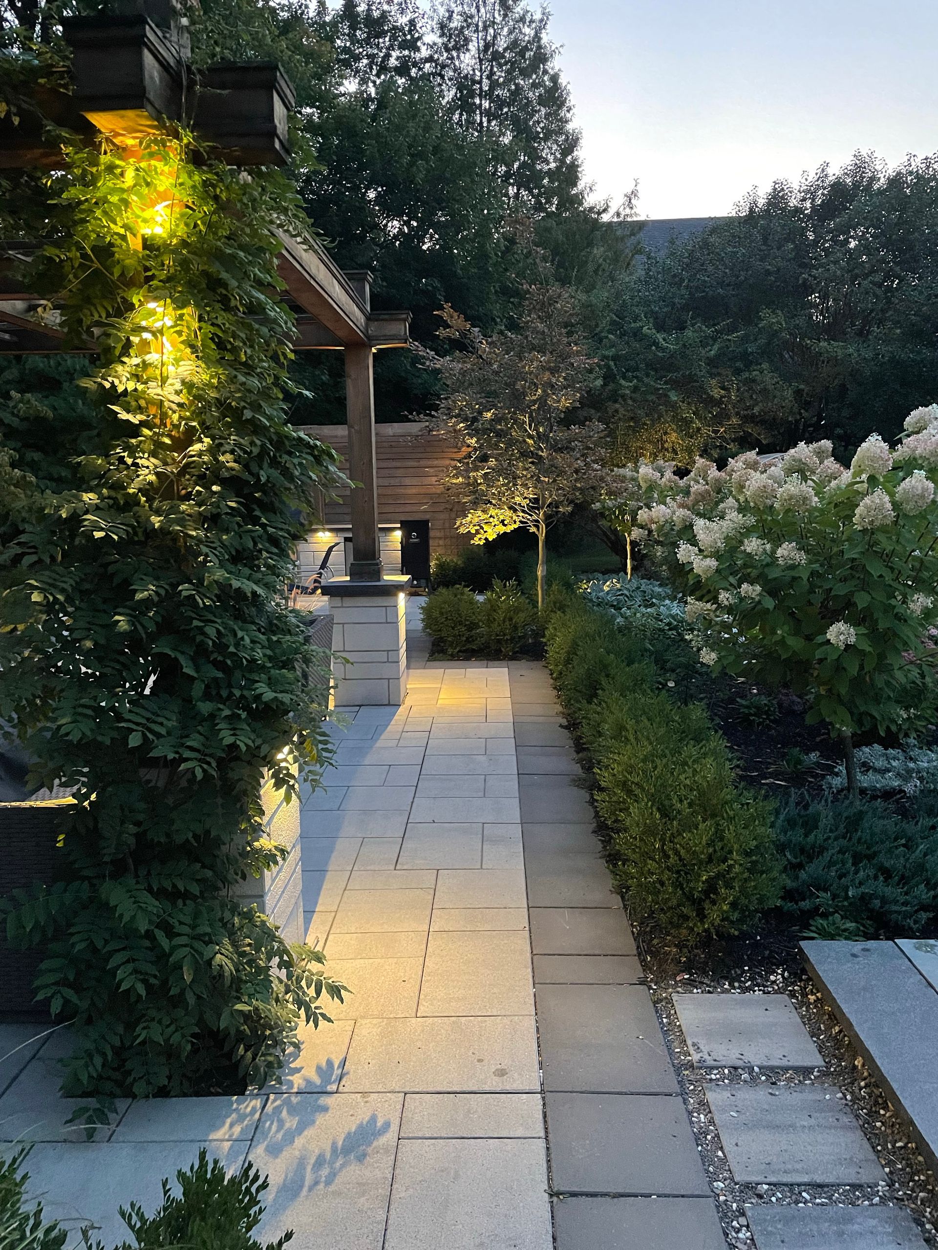 stone veneer project by stone masonry contractor Hamilton