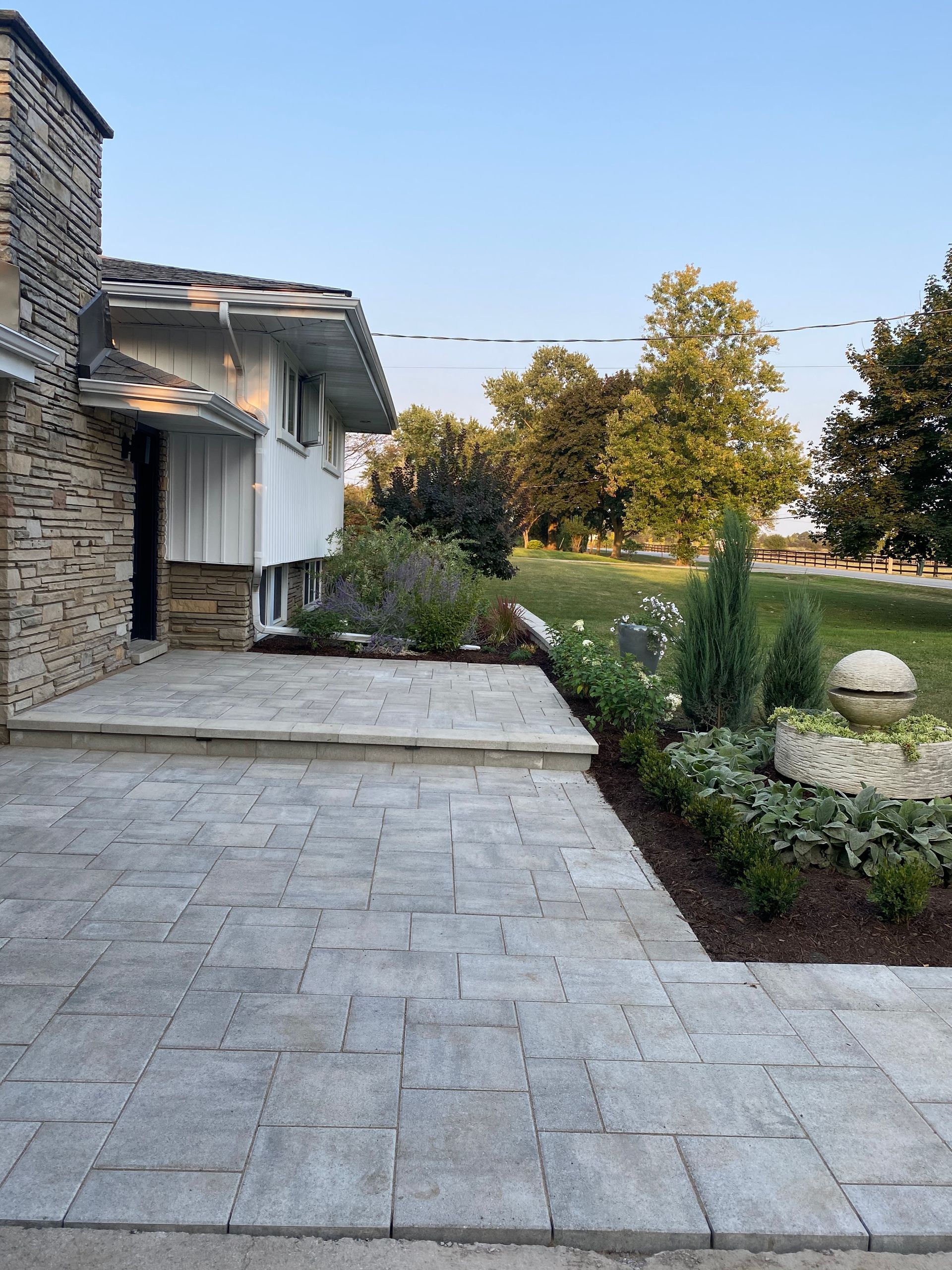 detailed stone wall by professional stone mason Hamilton