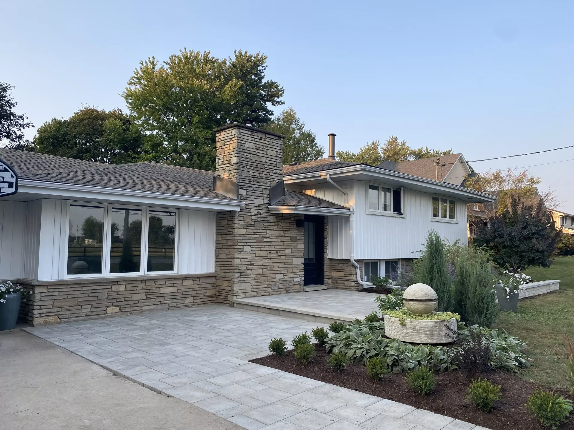 landscape maintenance in oakville ontario, lawn maintenance in oakville ontario