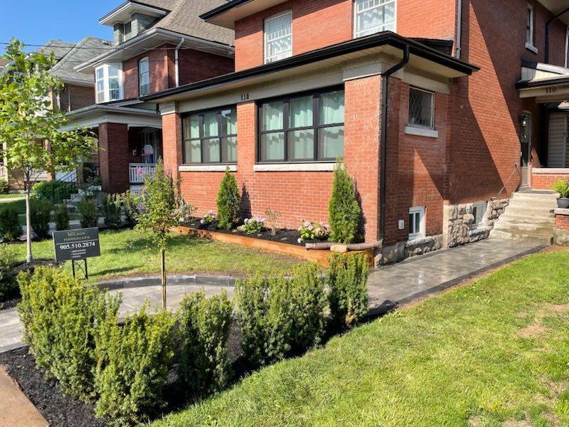 garden edging in oakville ontario, lawn edging in oakville ontario, landscape edging in oakville on