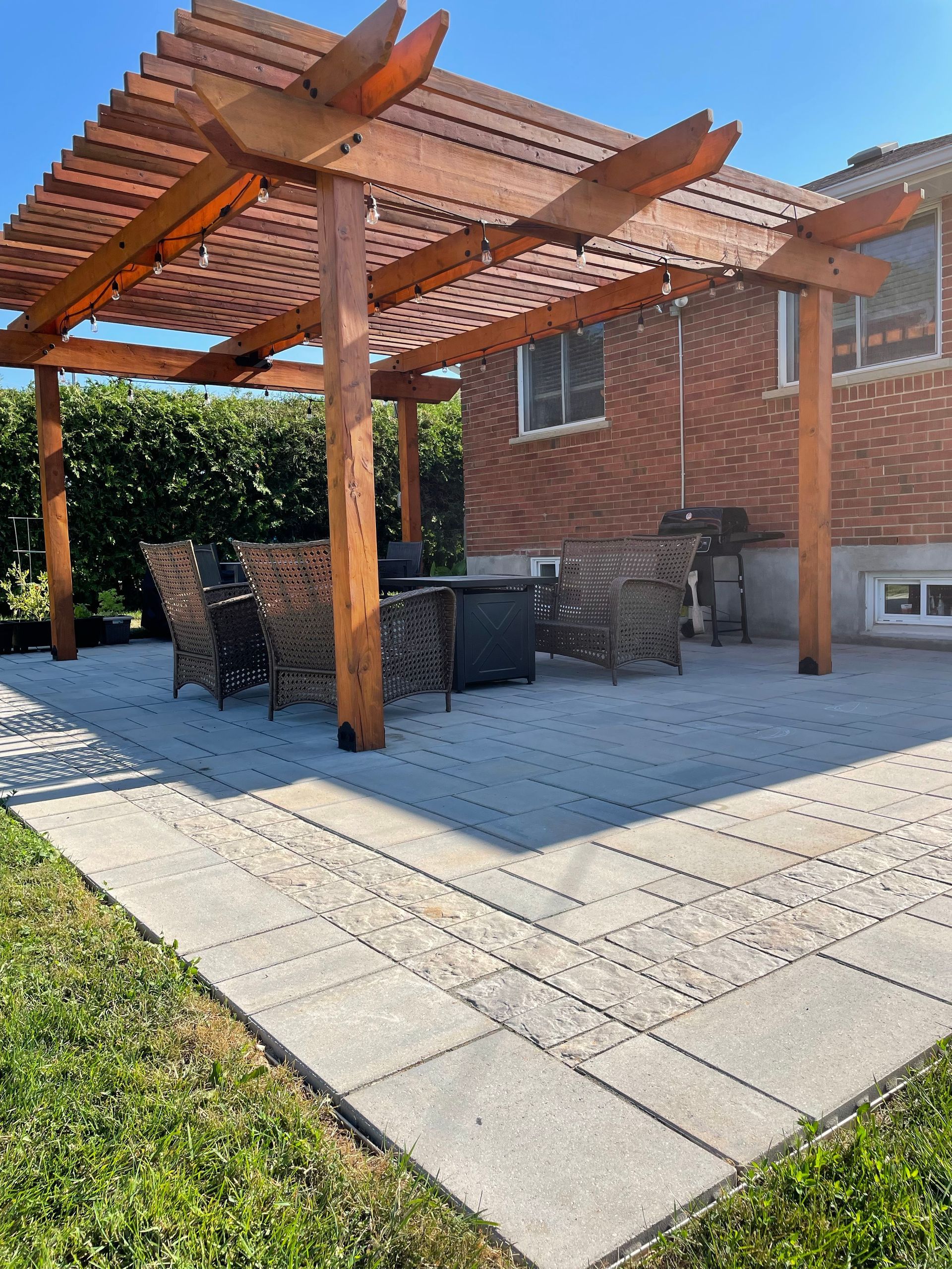 gazebo installer near me, best outdoor structure builder milton on, gazebo installer milton ontario