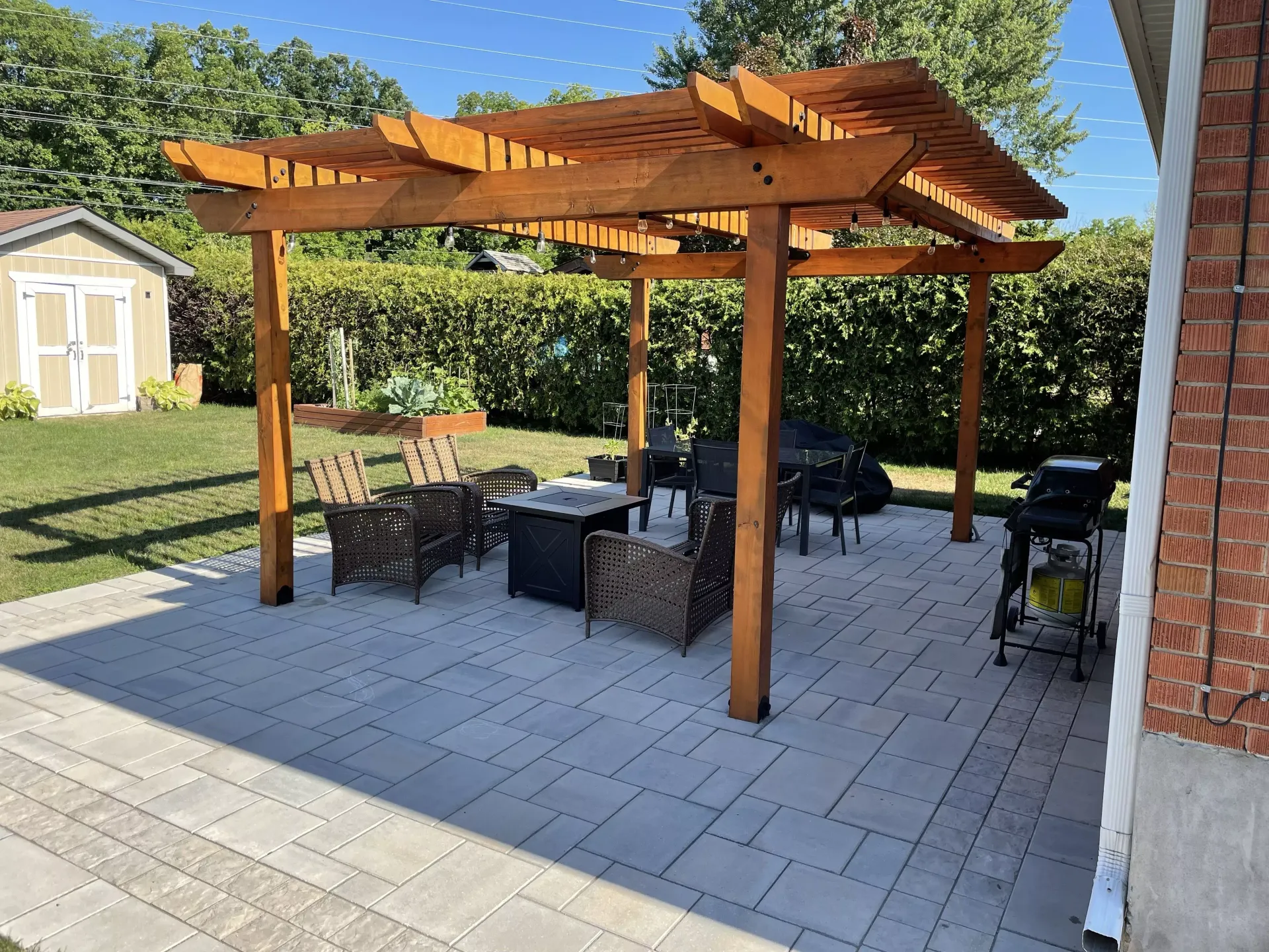 gazebo installer near me, best outdoor structure builder milton on, gazebo installer milton ontario