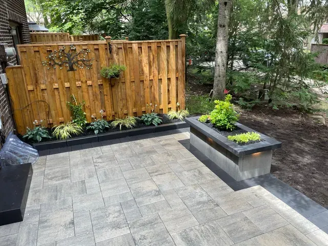 wood fence builders ontario, fence builders hamilton ontario, best wood fencing companies near me