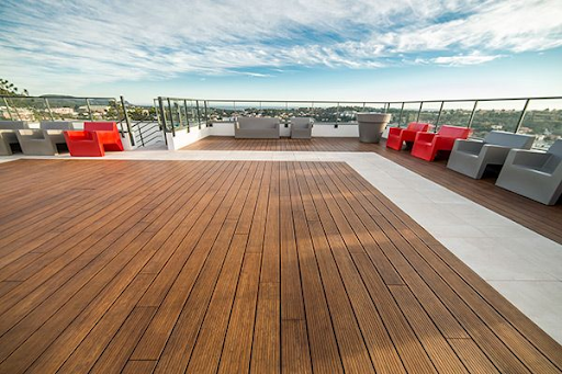 deck builders in Hamilton