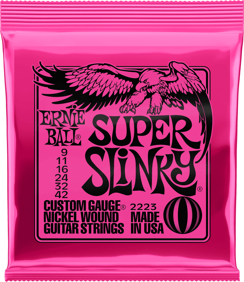 Een felroze verpakking van Ernie Ball Super Slinky elektrische gitaarsnaren met zwarte tekst en een adelaarslogo.