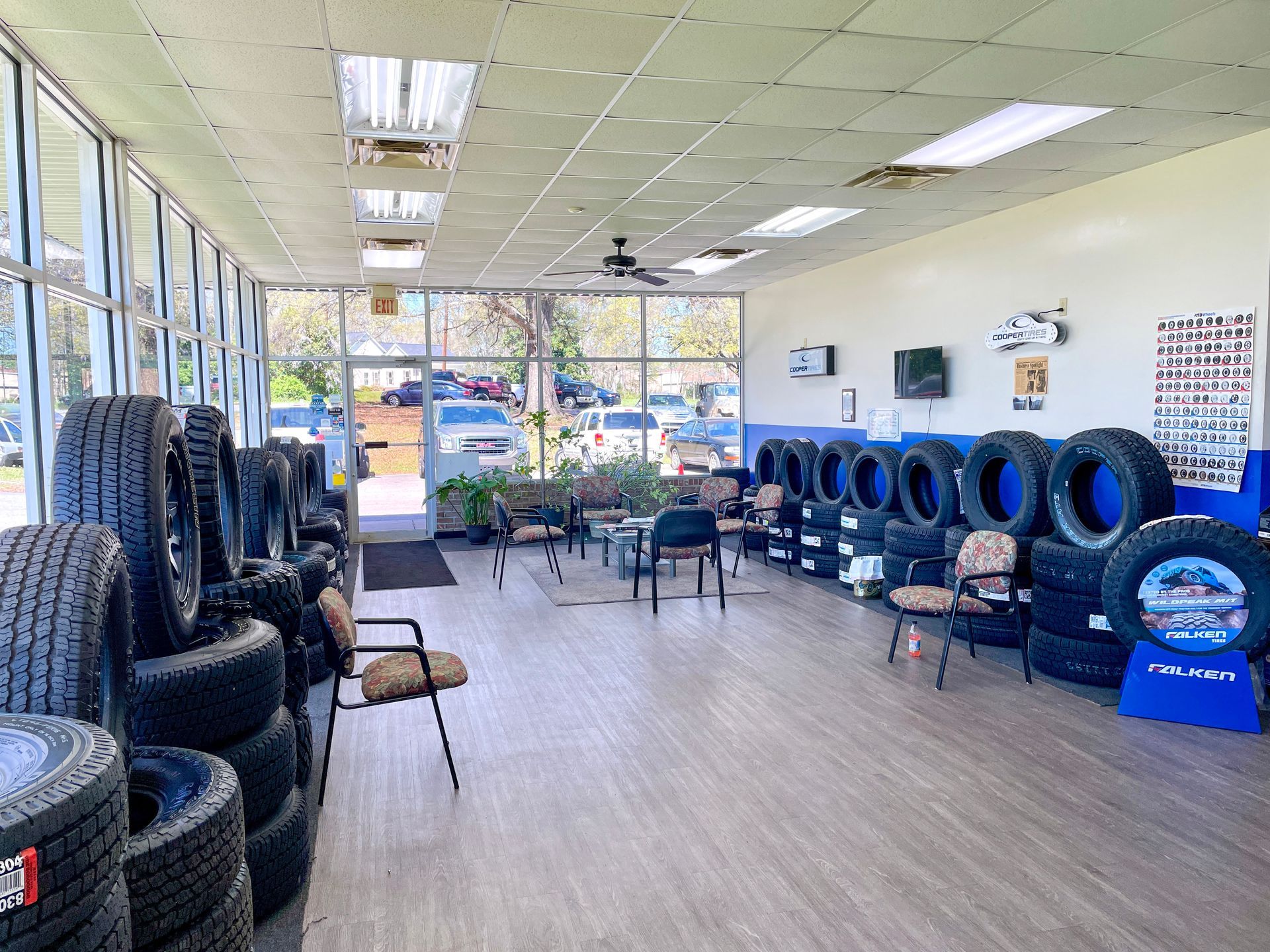 Shop Waiting Area | C&C Tire Service