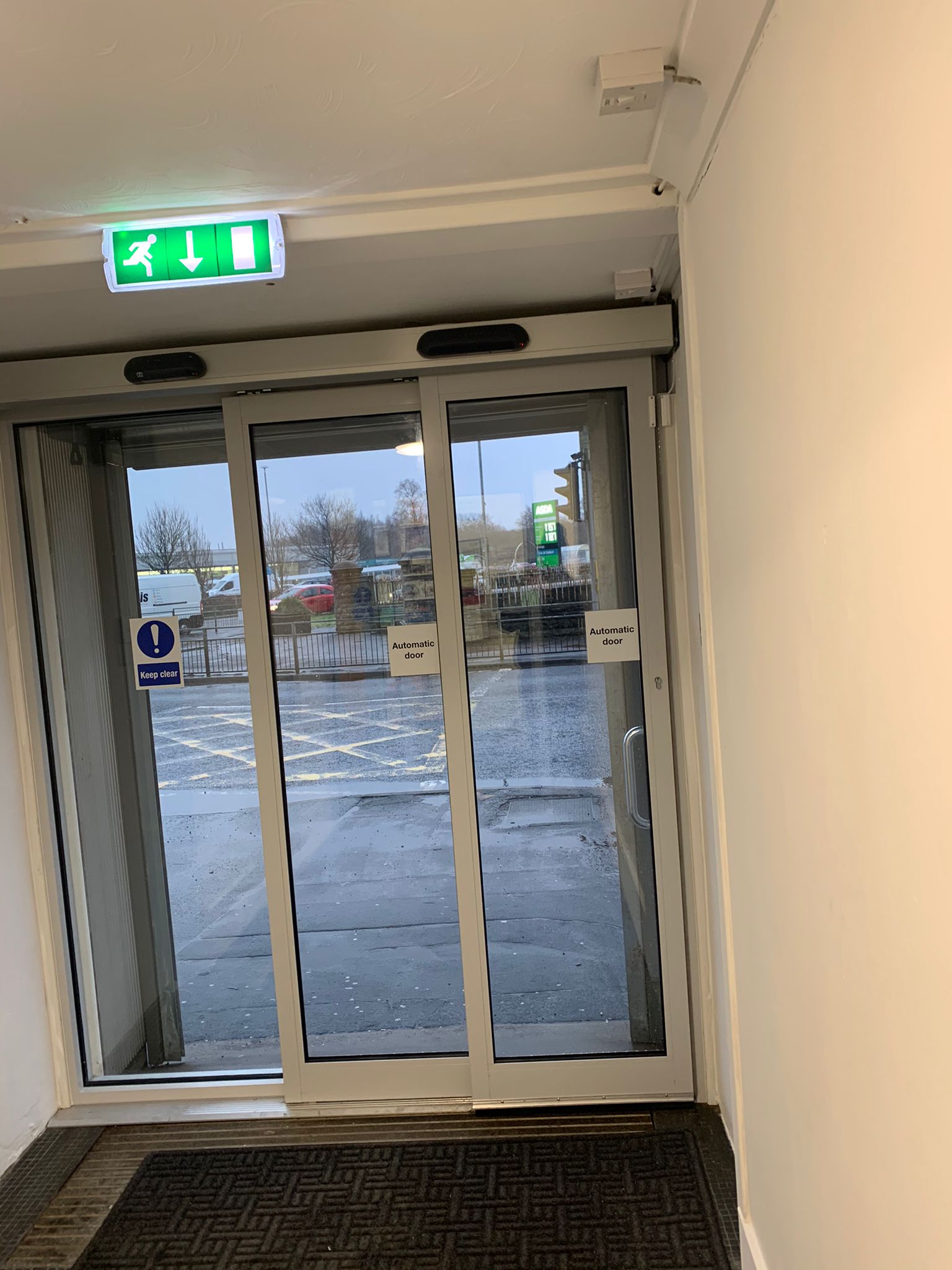 Automatic Aluminium Doors Glasgow Shopfronts Scotland Ltd