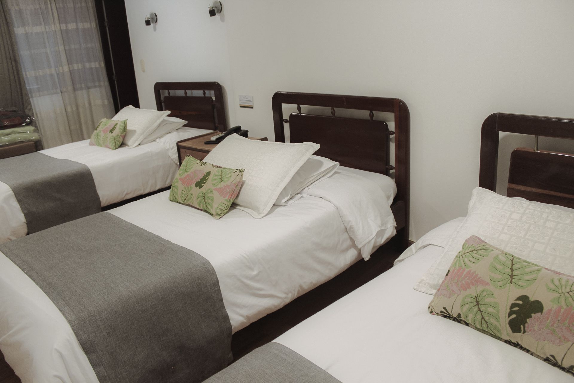Comfortable, modern triple room in one of the top hotels in Bogotá.