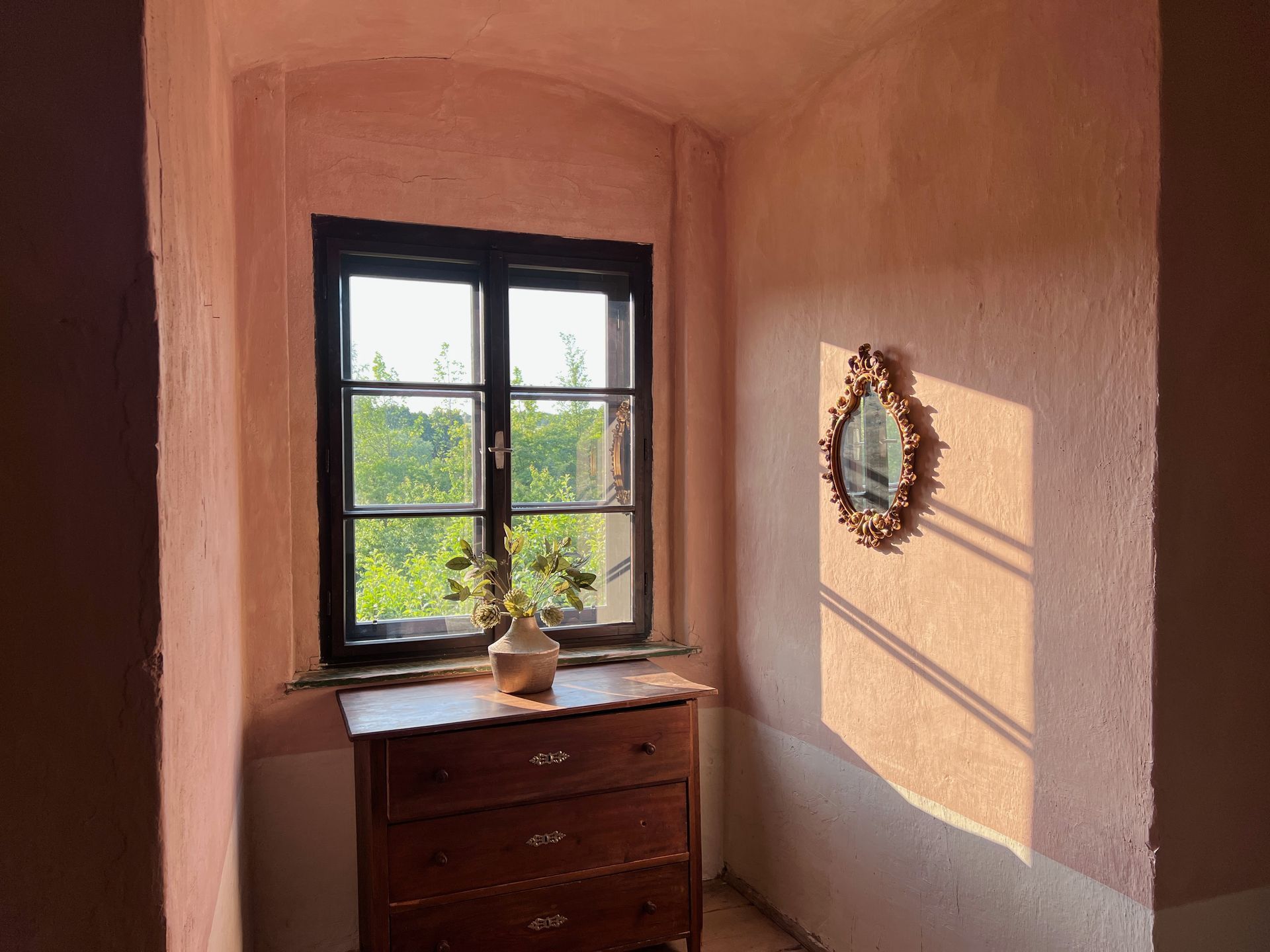 Sommerzimmer 3, Blick zum Fenster