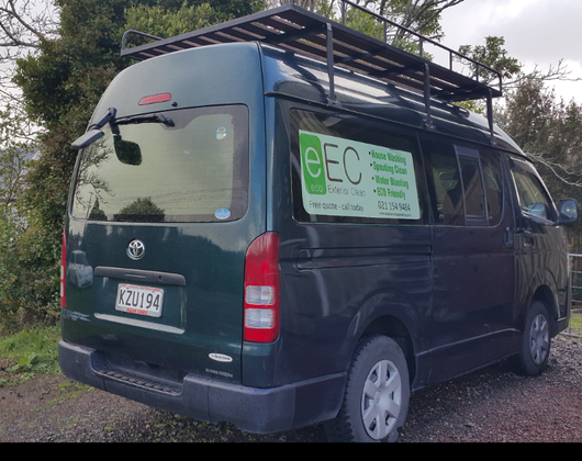 Expert ready for high pressure house washing in Auckland
