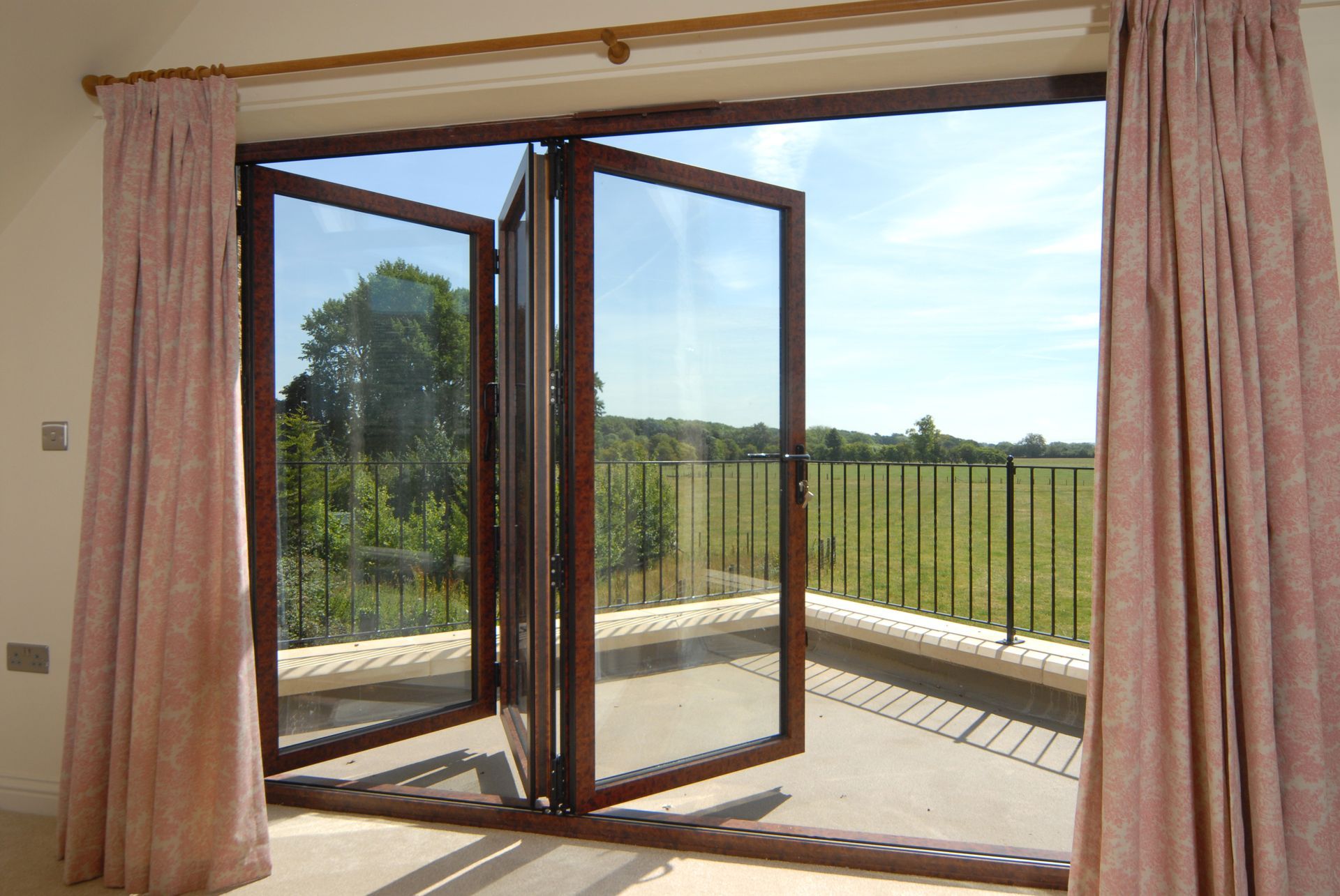 folding doords