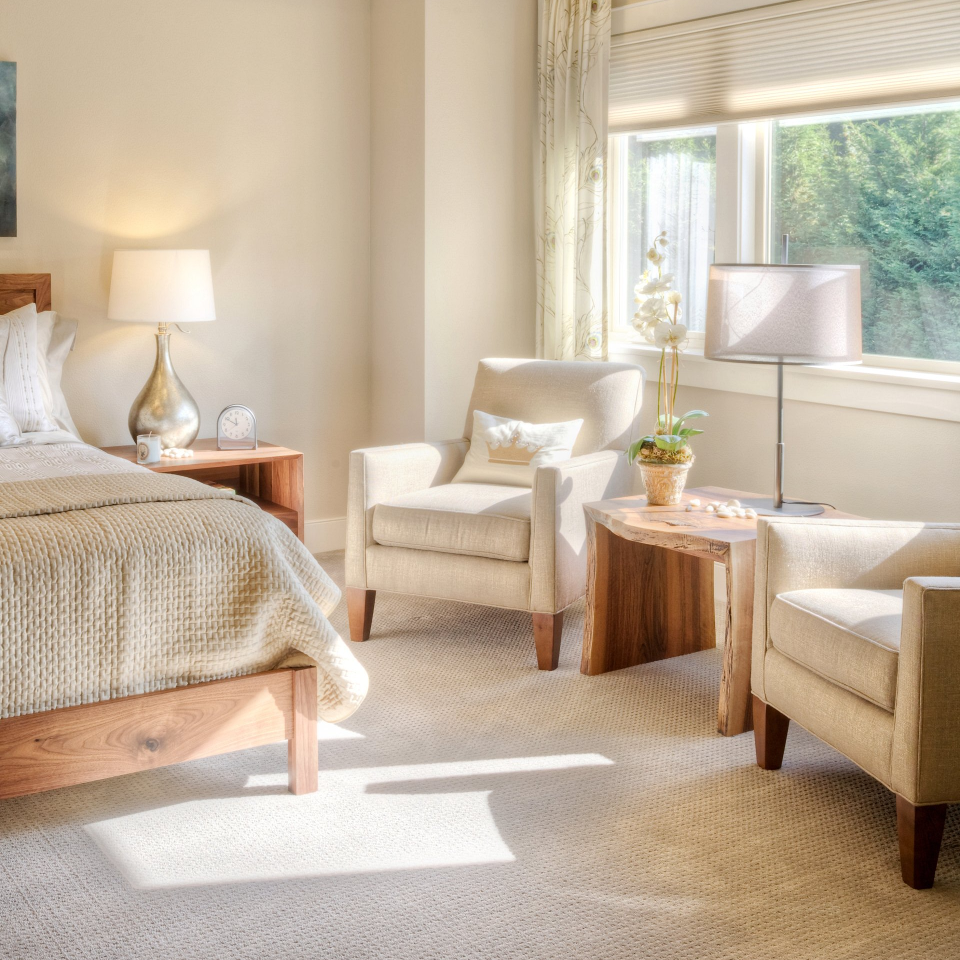 Interior photo of a modern bedroom
