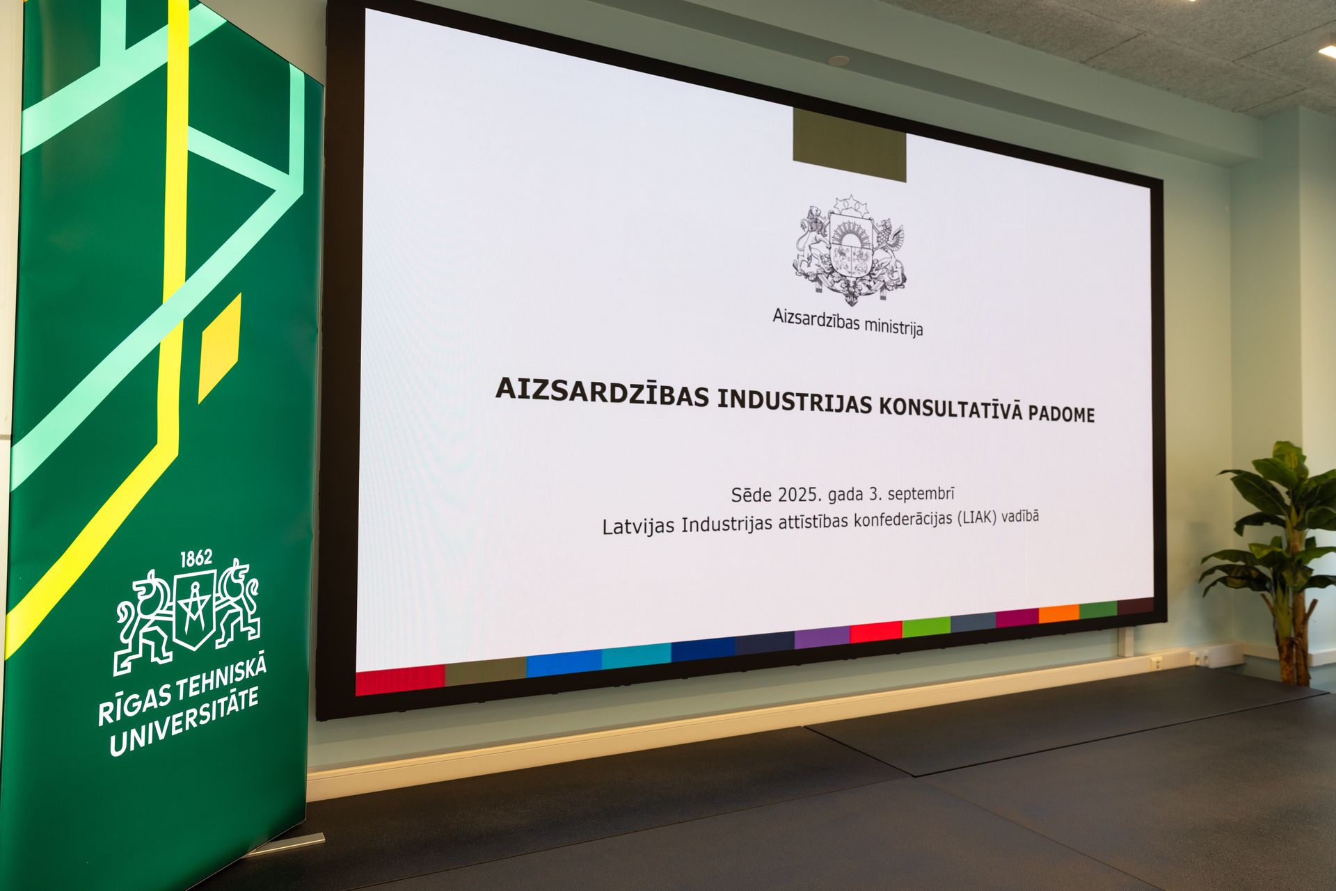 Aizsardzības industrijas konsultatīvās padomes ceturtā sēde.
Foto: Armīns Janiks (Aizsardzības ministrija)