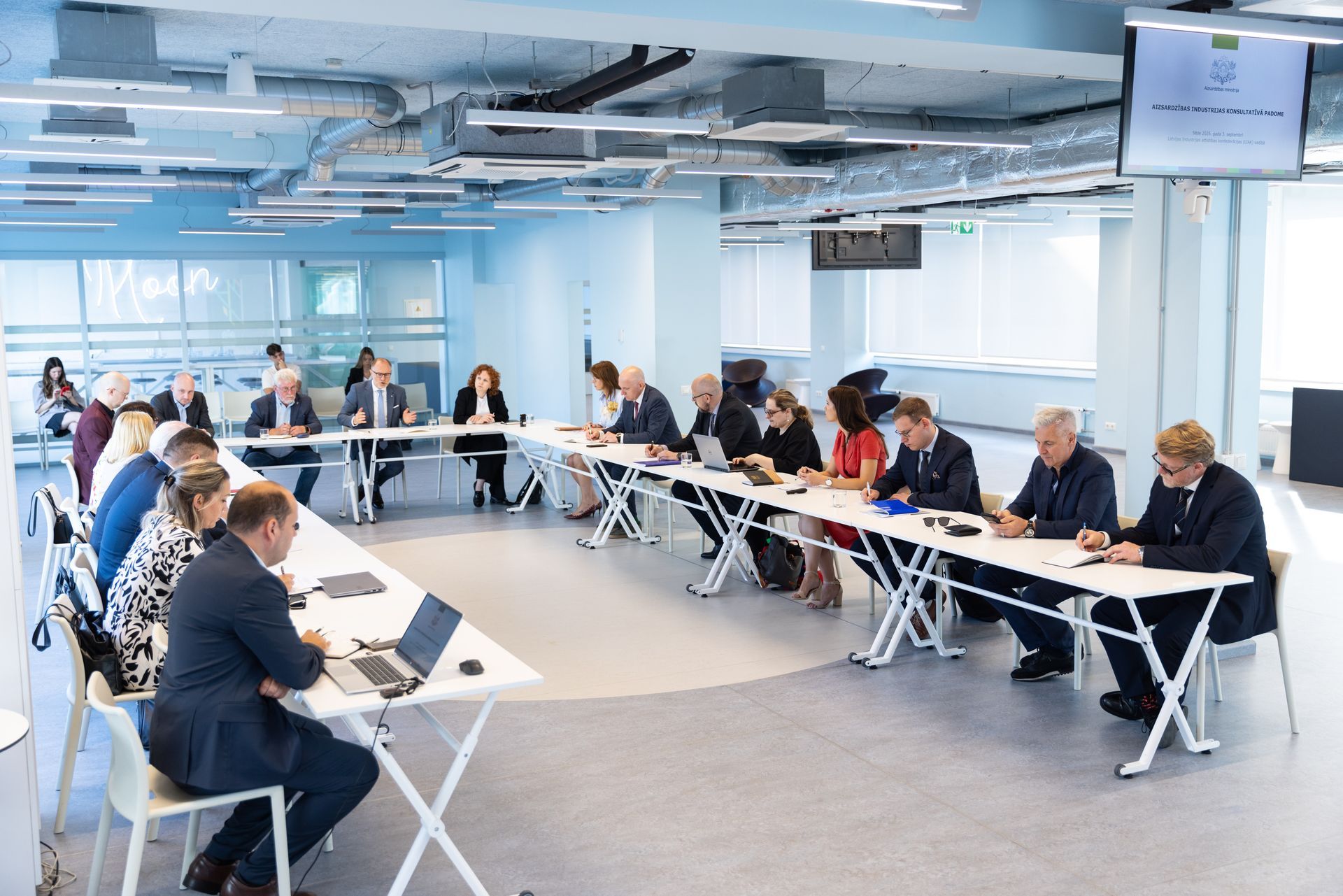 Aizsardzības industrijas konsultatīvās padomes ceturtā sēde.
Foto: Armīns Janiks (Aizsardzības ministrija)