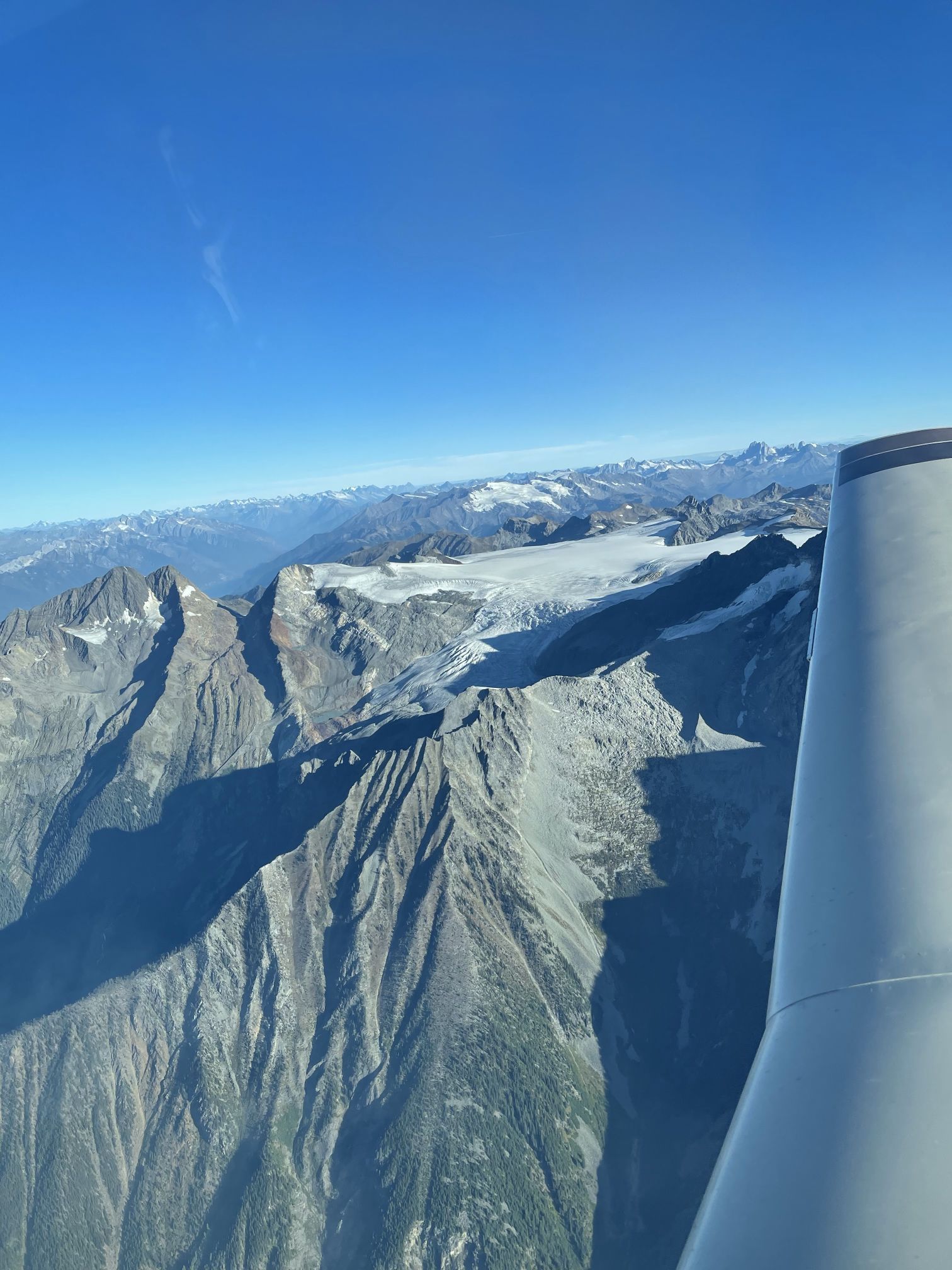 Wing view in the mountains
