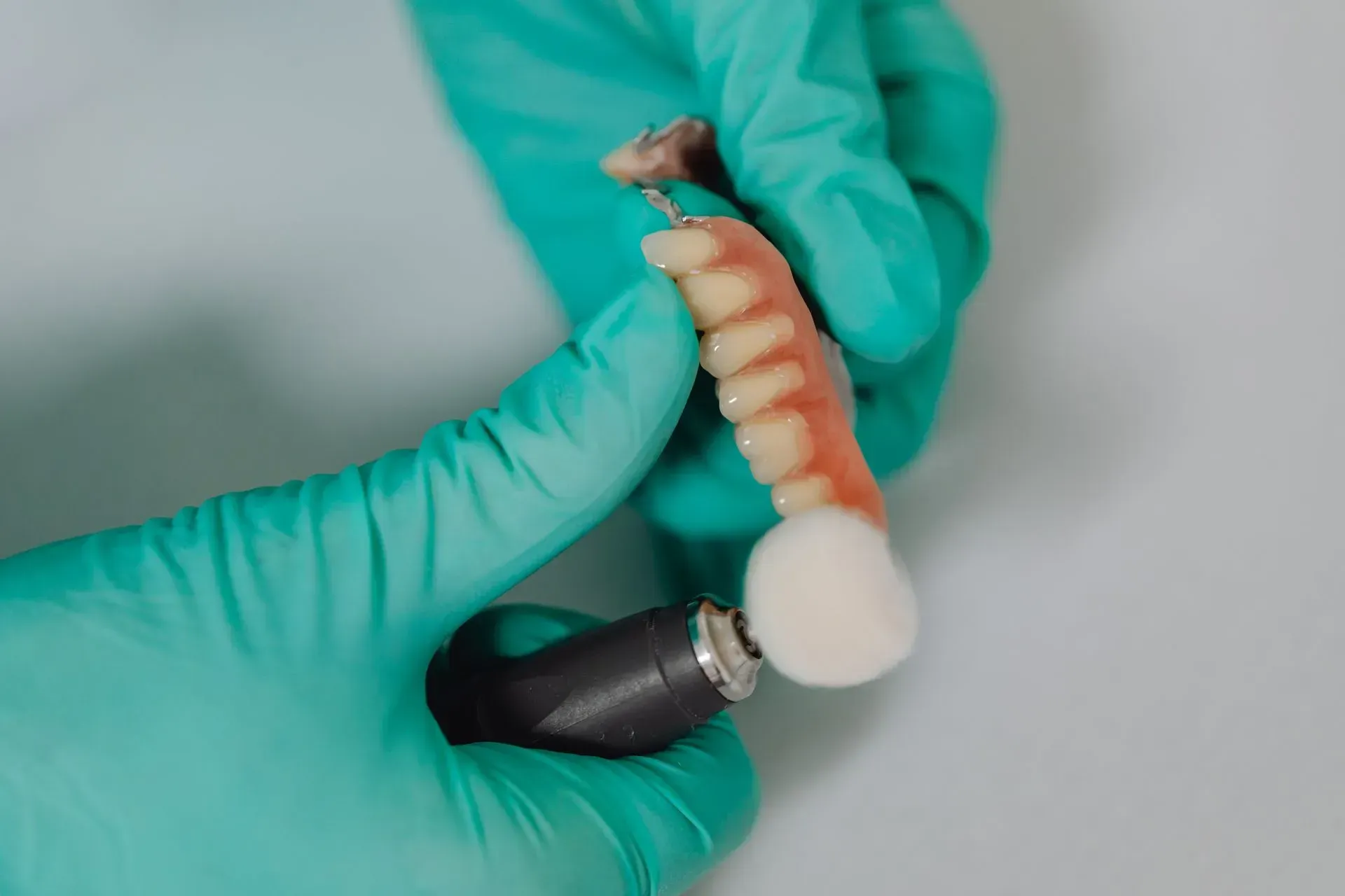 dental implant root and crown